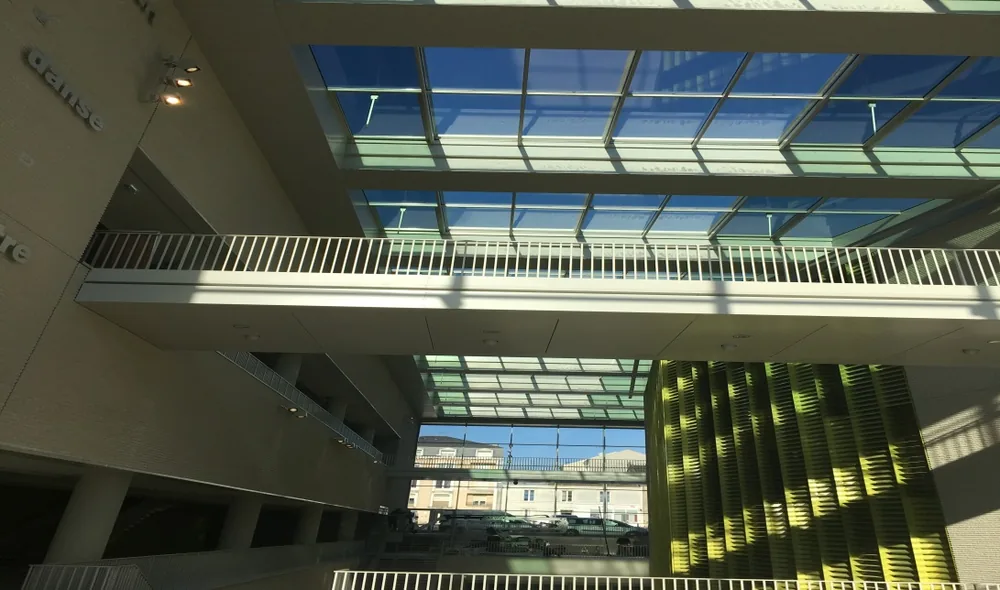 Pôle culturel, passerelle sous la verrière